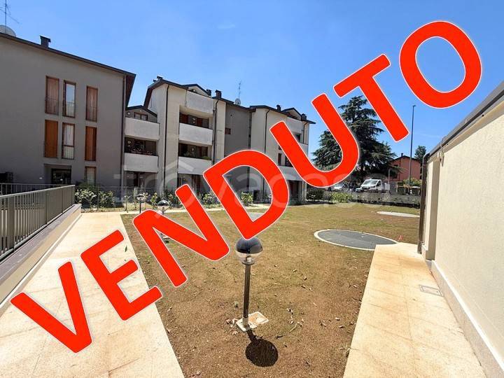 appartamento in vendita a Lesmo in zona California
