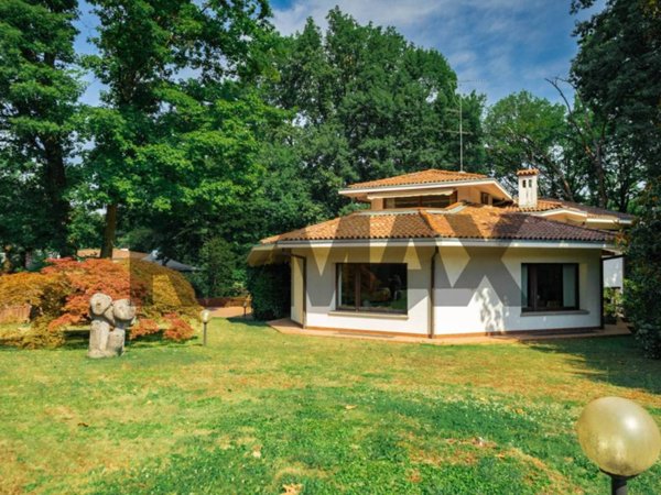 casa indipendente in vendita a Lesmo in zona California