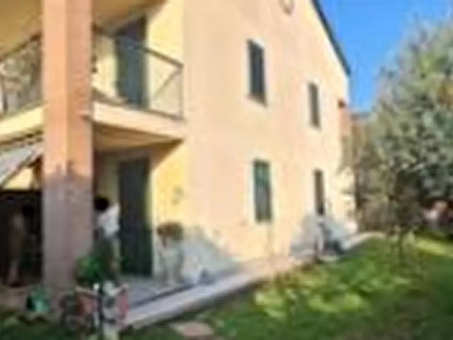 appartamento in vendita a Lesmo in zona Peregallo.