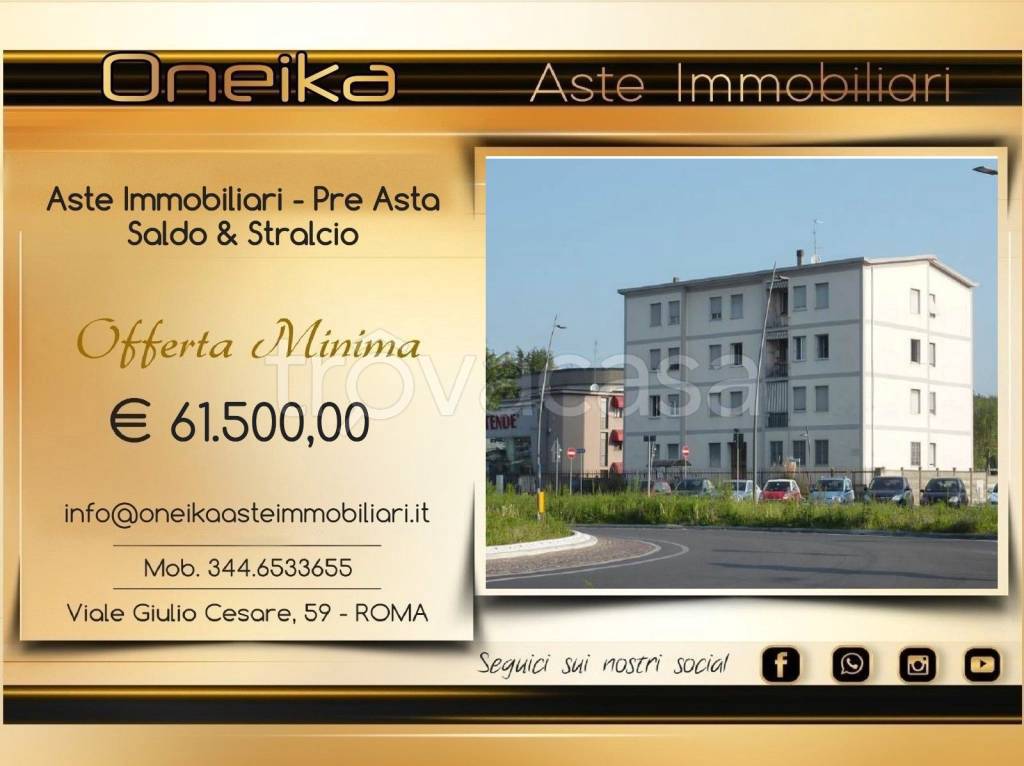appartamento in vendita a Lesmo in zona Peregallo.