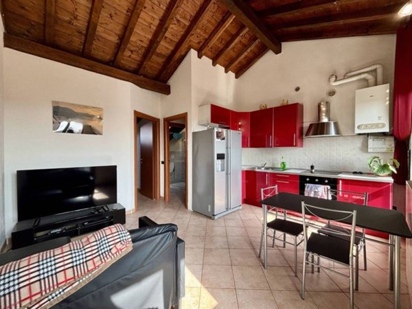 appartamento in vendita a Lesmo in zona California