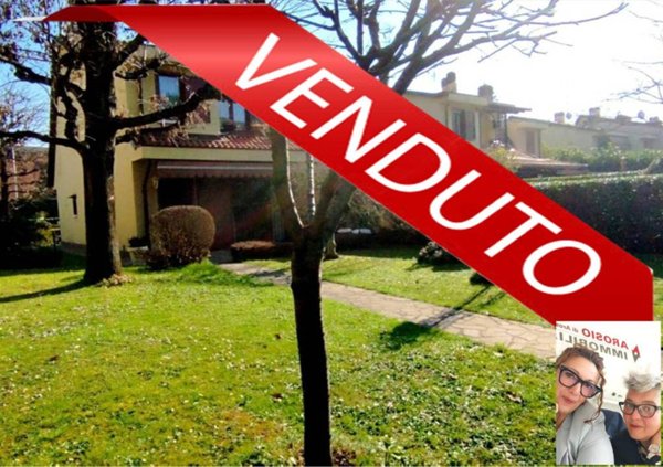 casa indipendente in vendita a Lesmo in zona Peregallo.