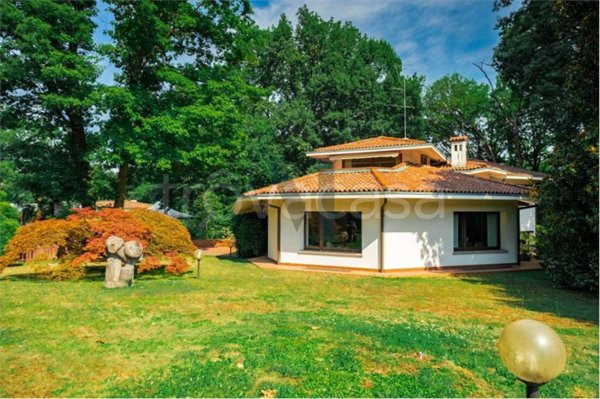 casa indipendente in vendita a Lesmo in zona California