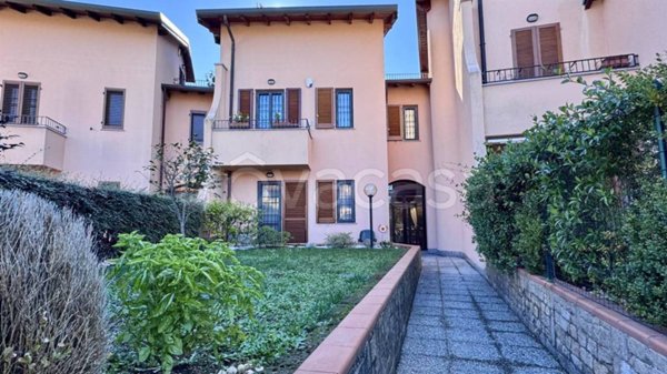 casa indipendente in vendita a Lesmo in zona California