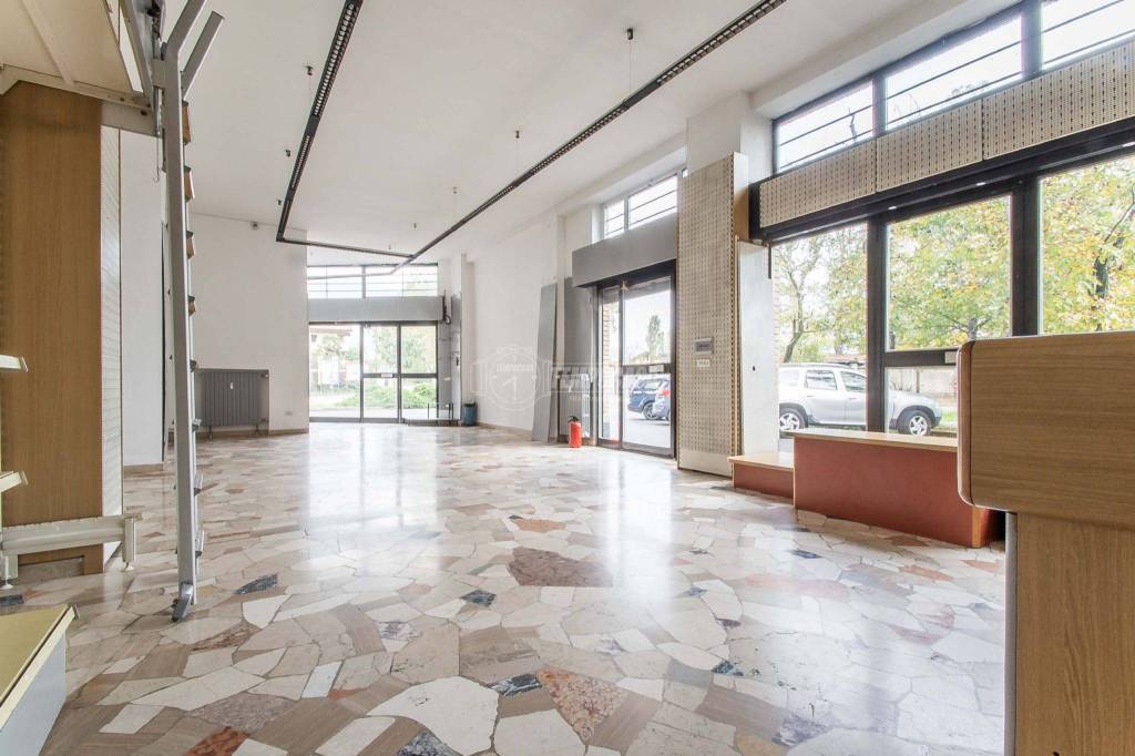 appartamento in vendita a Limbiate in zona Mombello