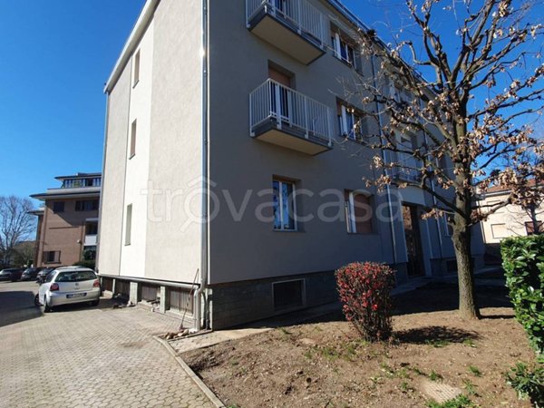locale commerciale in vendita a Limbiate