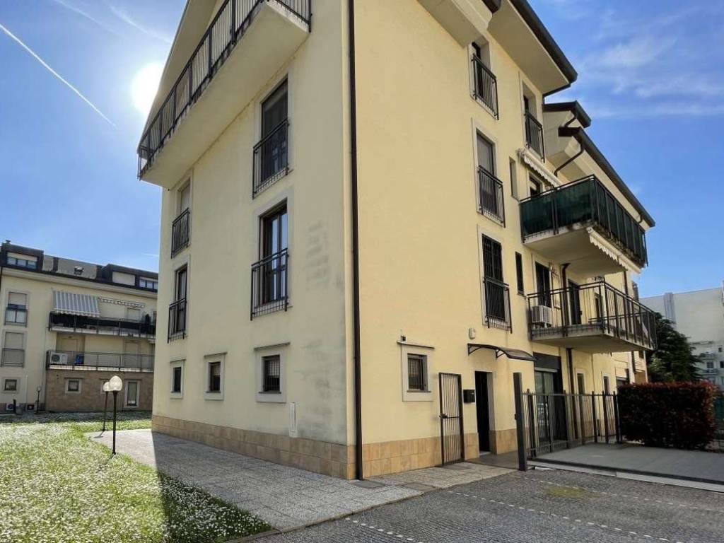 appartamento in vendita a Limbiate