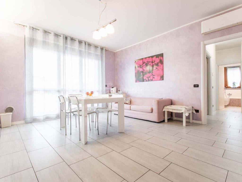 appartamento in vendita a Limbiate in zona Villaggio del Sole