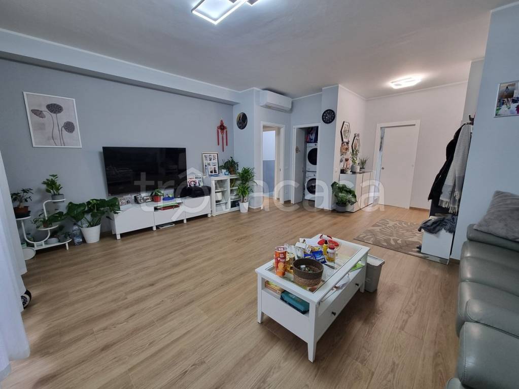 appartamento in vendita a Limbiate in zona Mombello