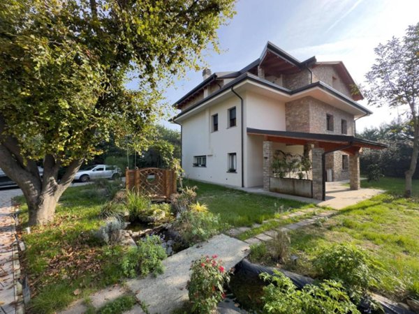 casa indipendente in vendita a Limbiate
