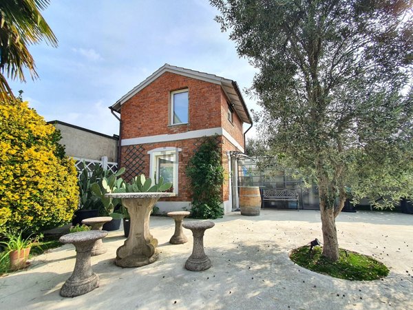 casa indipendente in vendita a Limbiate