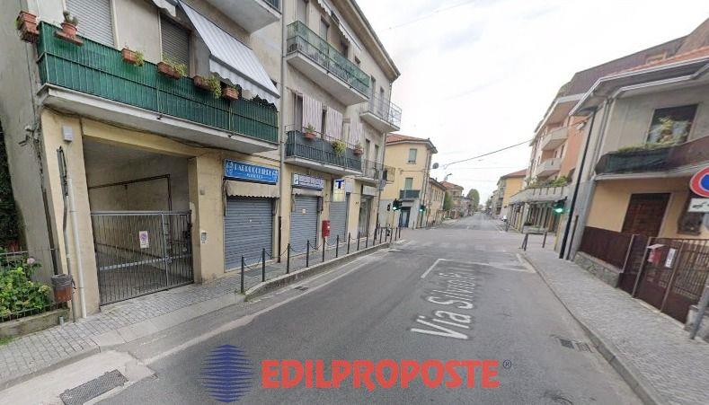 negozio in vendita a Limbiate