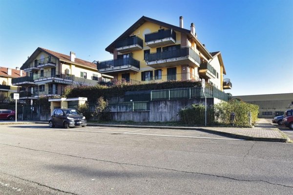 appartamento in vendita a Limbiate in zona Villaggio del Sole