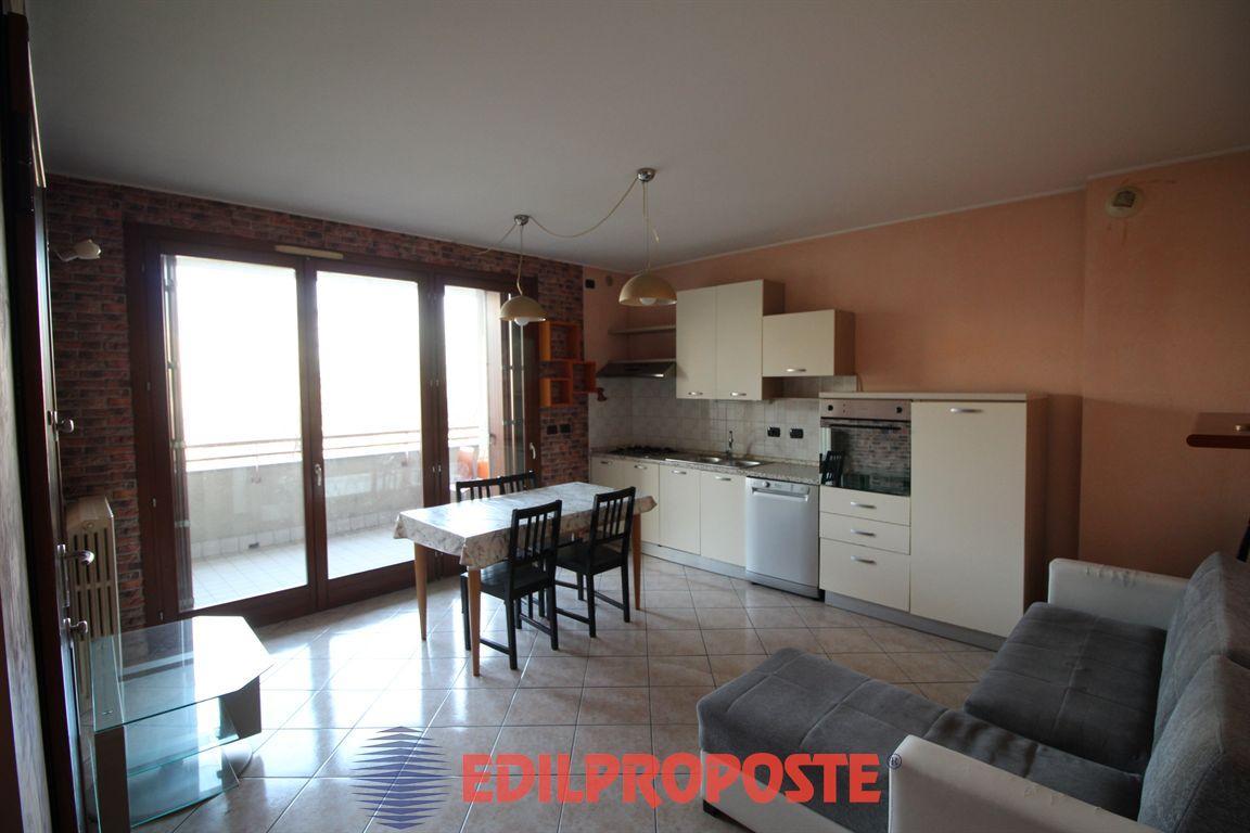 appartamento in vendita a Limbiate in zona Villaggio dei Giovi
