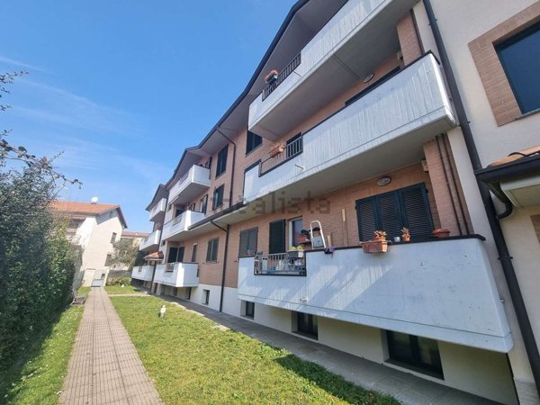 appartamento in vendita a Limbiate in zona Villaggio del Sole