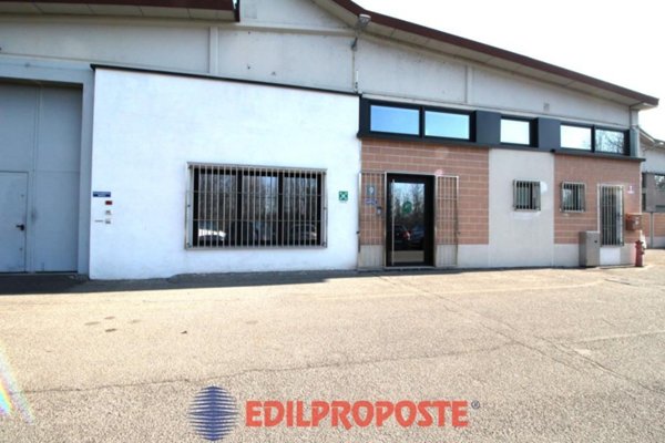 locale commerciale in vendita a Limbiate