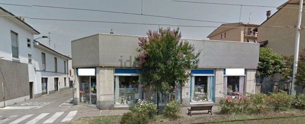 negozio in vendita a Limbiate
