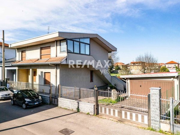 casa indipendente in vendita a Limbiate