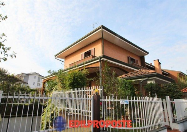casa indipendente in vendita a Limbiate