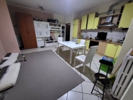 appartamento in vendita a Limbiate in zona Mombello