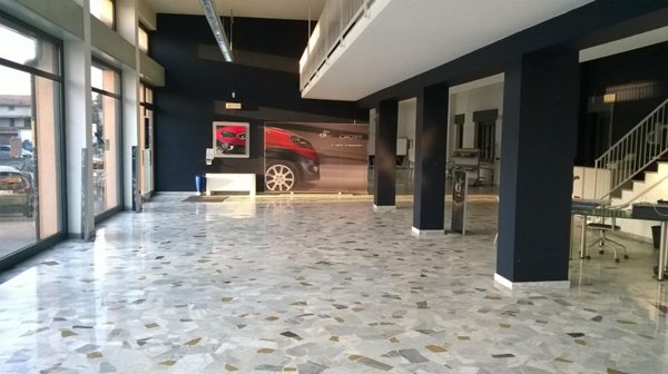 locale di sgombero in vendita a Limbiate