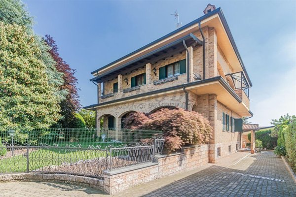 casa indipendente in vendita a Limbiate