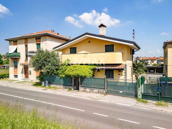 casa indipendente in vendita a Limbiate