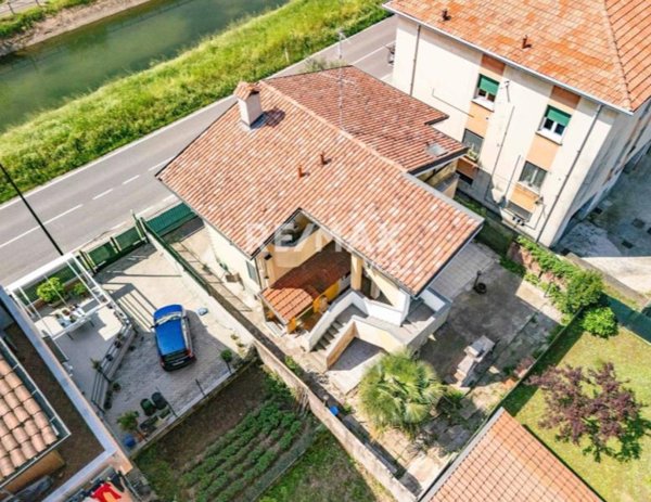 casa indipendente in vendita a Limbiate