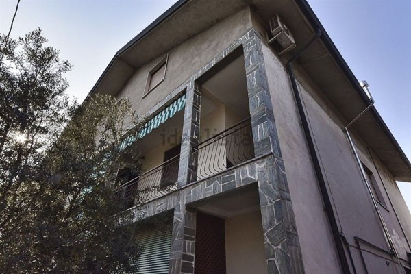 appartamento in vendita a Limbiate in zona Villaggio del Sole