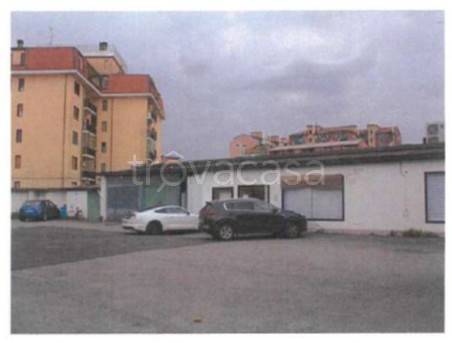 negozio in vendita a Limbiate
