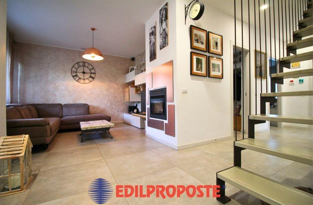 casa indipendente in vendita a Limbiate