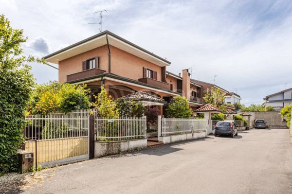 casa indipendente in vendita a Limbiate