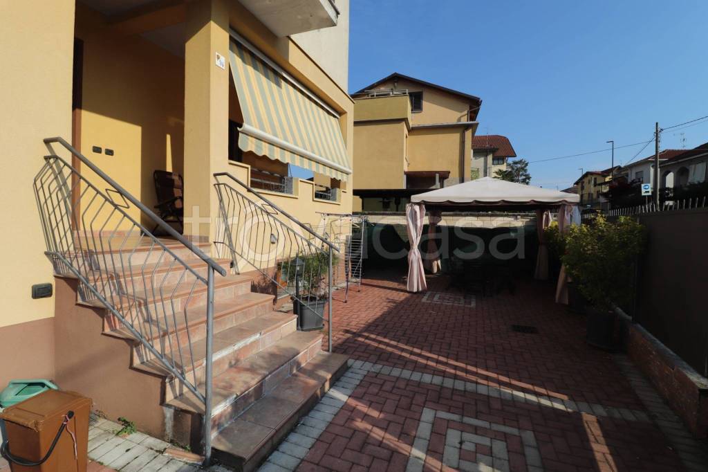 casa indipendente in vendita a Limbiate
