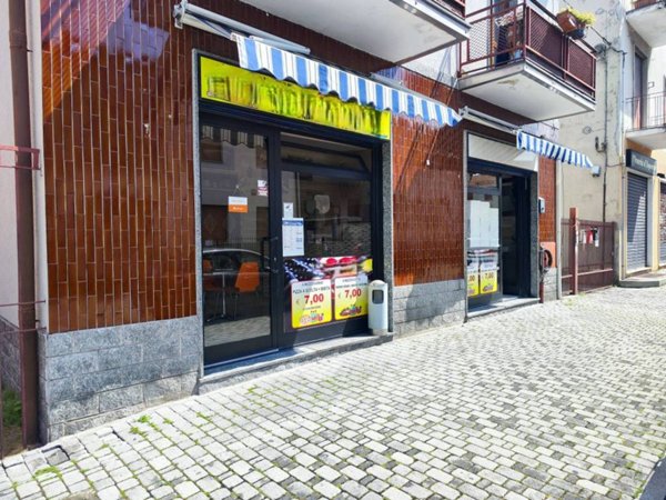 negozio in vendita a Limbiate