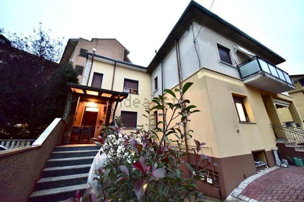 appartamento in vendita a Limbiate in zona Villaggio del Sole