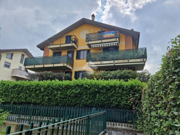 appartamento in vendita a Limbiate in zona Villaggio del Sole