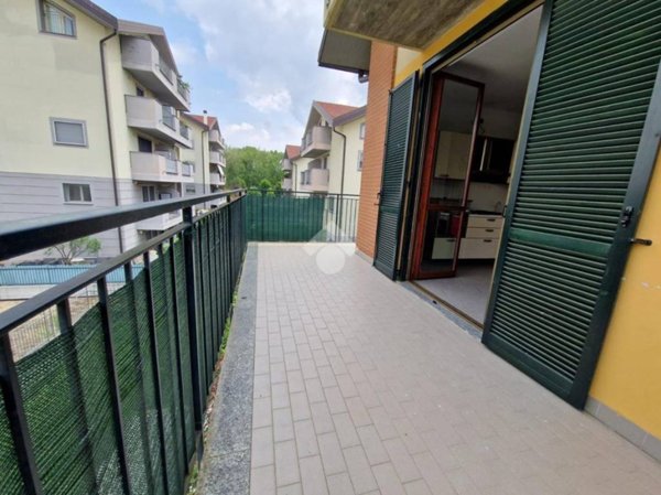 appartamento in vendita a Limbiate in zona Villaggio del Sole