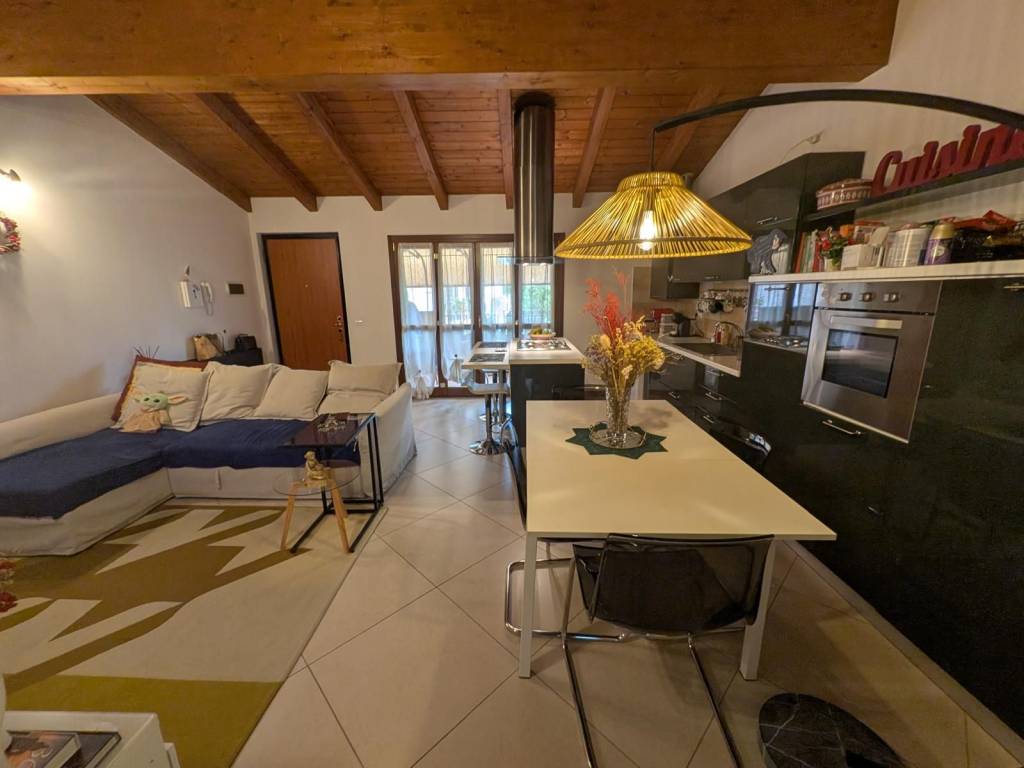 appartamento in vendita a Limbiate in zona Villaggio del Sole