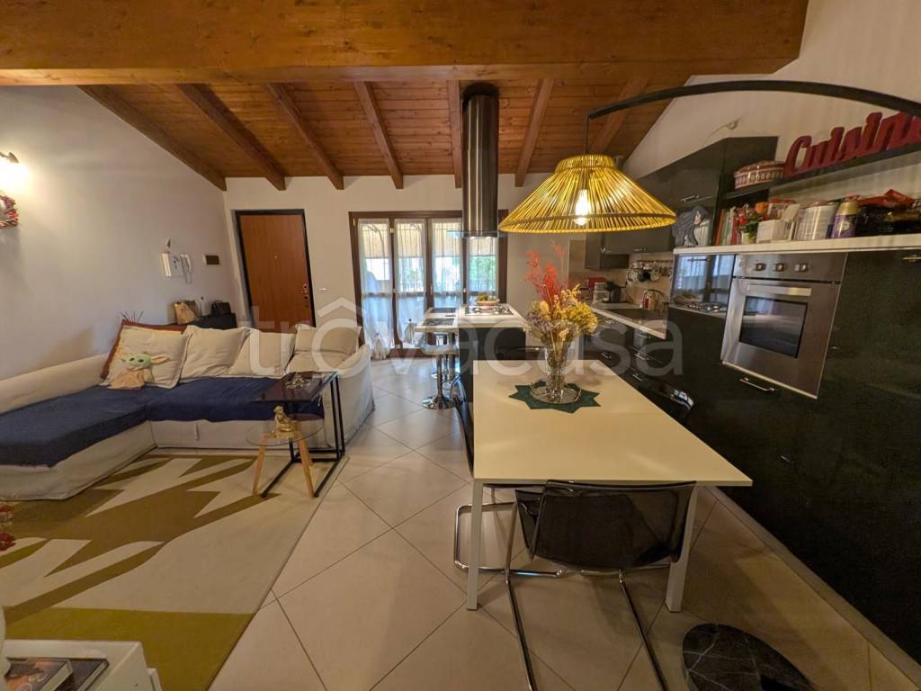 appartamento in vendita a Limbiate