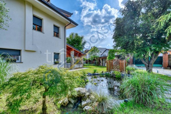 casa indipendente in vendita a Limbiate