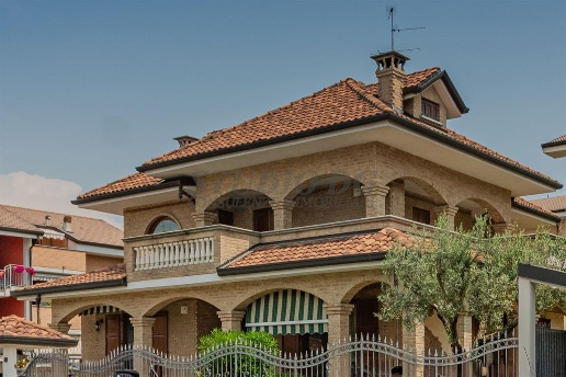 casa indipendente in vendita a Limbiate