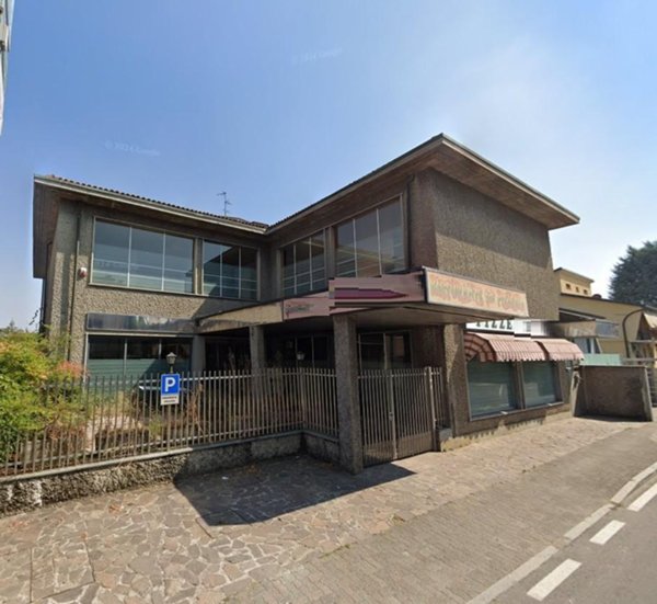 locale commerciale in vendita a Limbiate