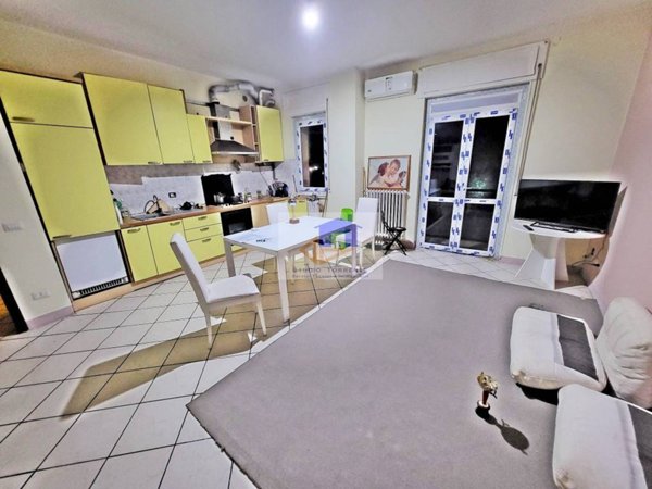 appartamento in vendita a Limbiate in zona Mombello