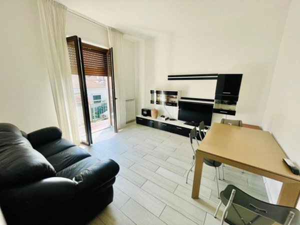 appartamento in vendita a Limbiate in zona Villaggio del Sole