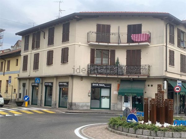 negozio in vendita a Limbiate