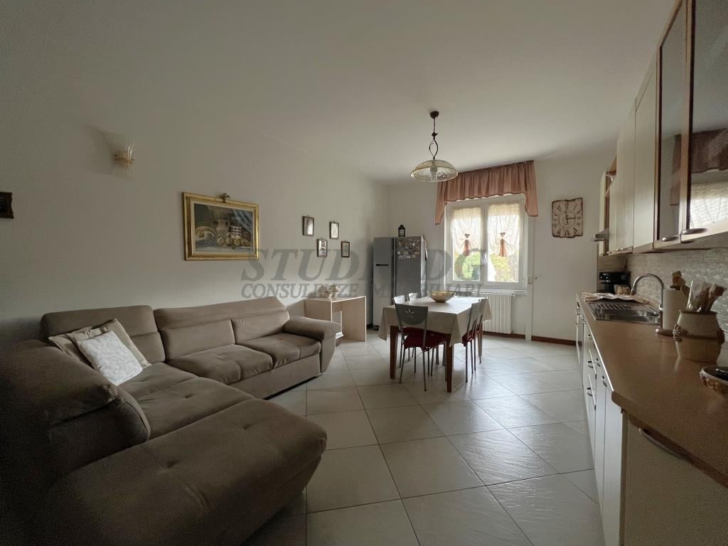appartamento in vendita a Limbiate in zona Pinzano