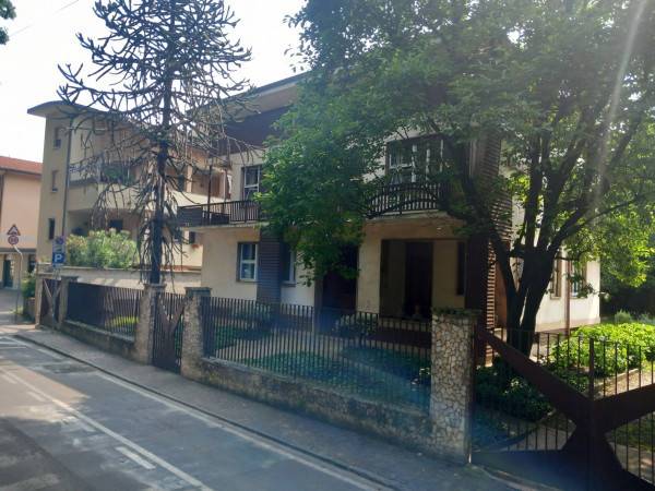 casa indipendente in vendita a Limbiate in zona Villaggio dei Giovi