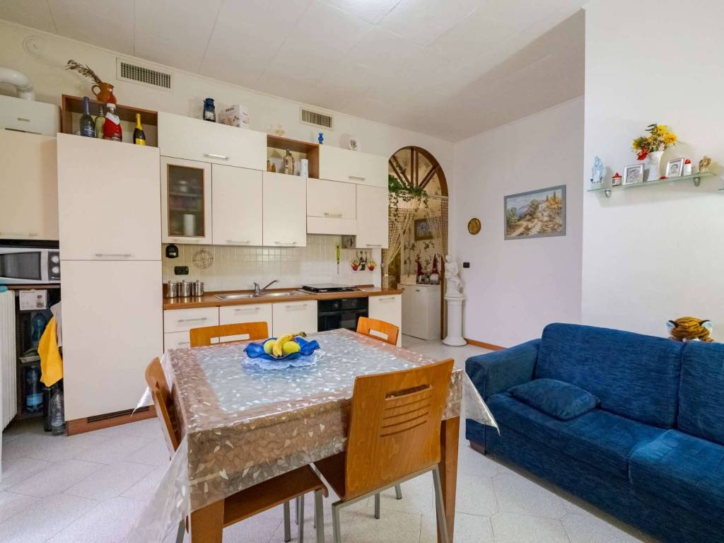 appartamento in vendita a Limbiate in zona Villaggio dei Giovi