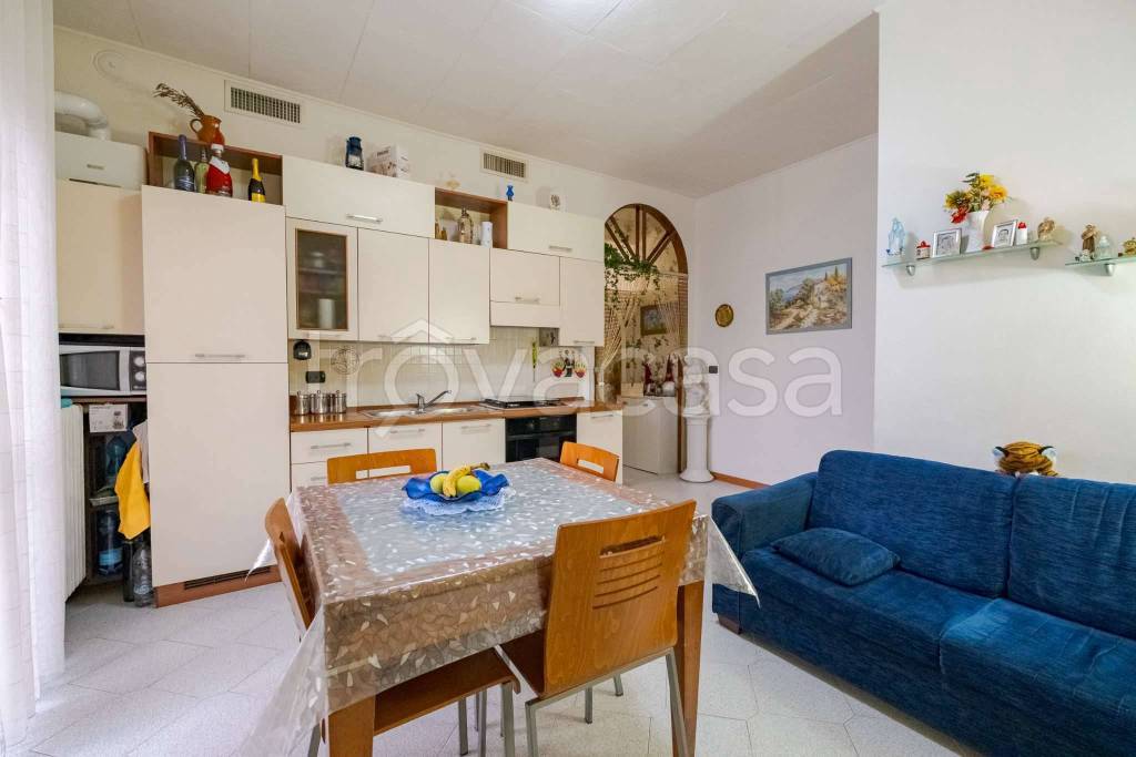 appartamento in vendita a Limbiate in zona Villaggio dei Giovi