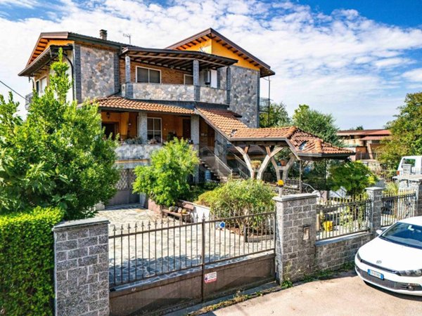 casa indipendente in vendita a Limbiate